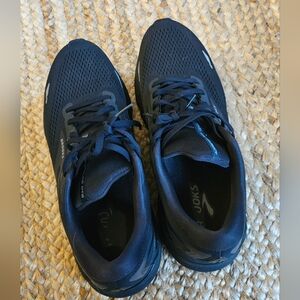 Brooks Adrenaline GTS 23 Men's Black Running Sneakers